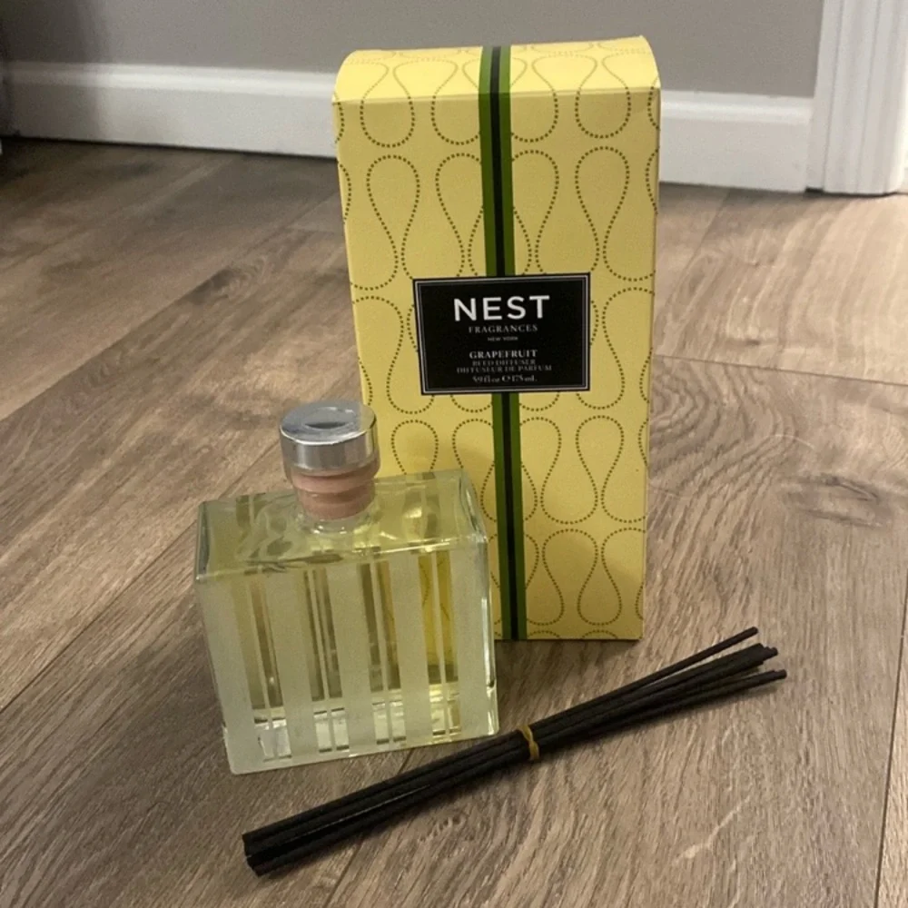 Nest Fragrances New York Grapefruit Reed Diffuser 5.9 oz New in Box
